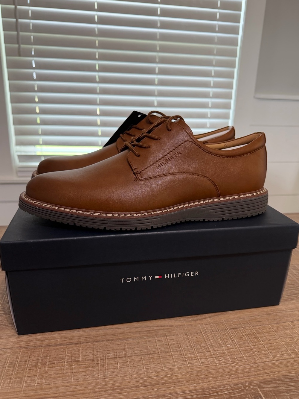 Tommy Hilfiger Hiday Casualized Hybrid Oxfords